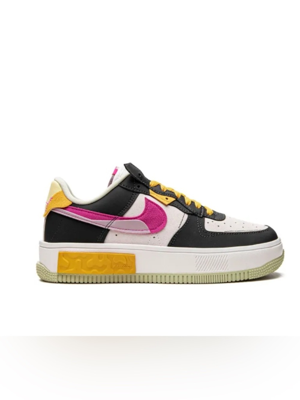 Nike Low-Top Sneaker in Black, Pink, Yellow and Cream